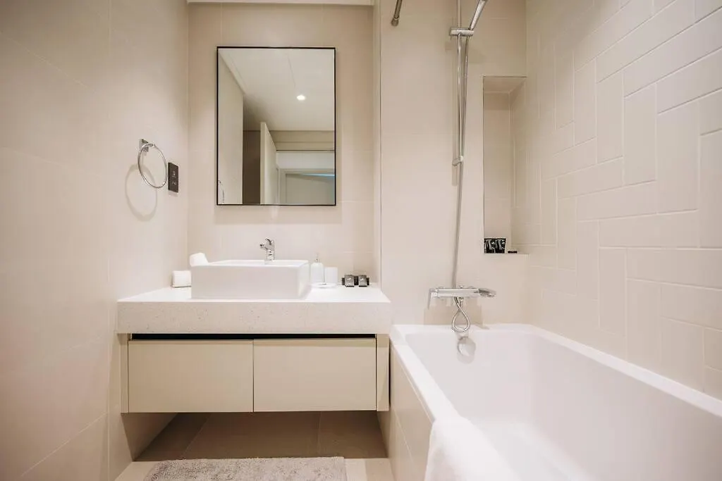 Апартаменты Cozy 1Br With Private Beach & Canal View Дубай