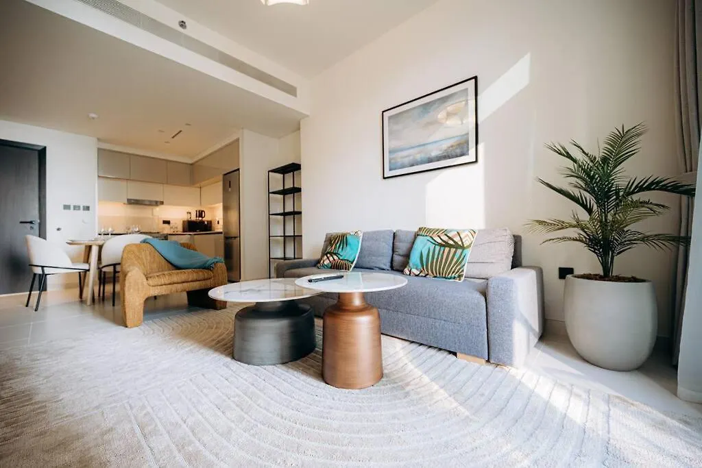 Cozy 1Br With Private Beach & Canal View Dubái